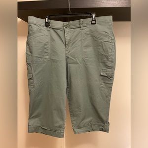 Gloria Vanderbilt Capris